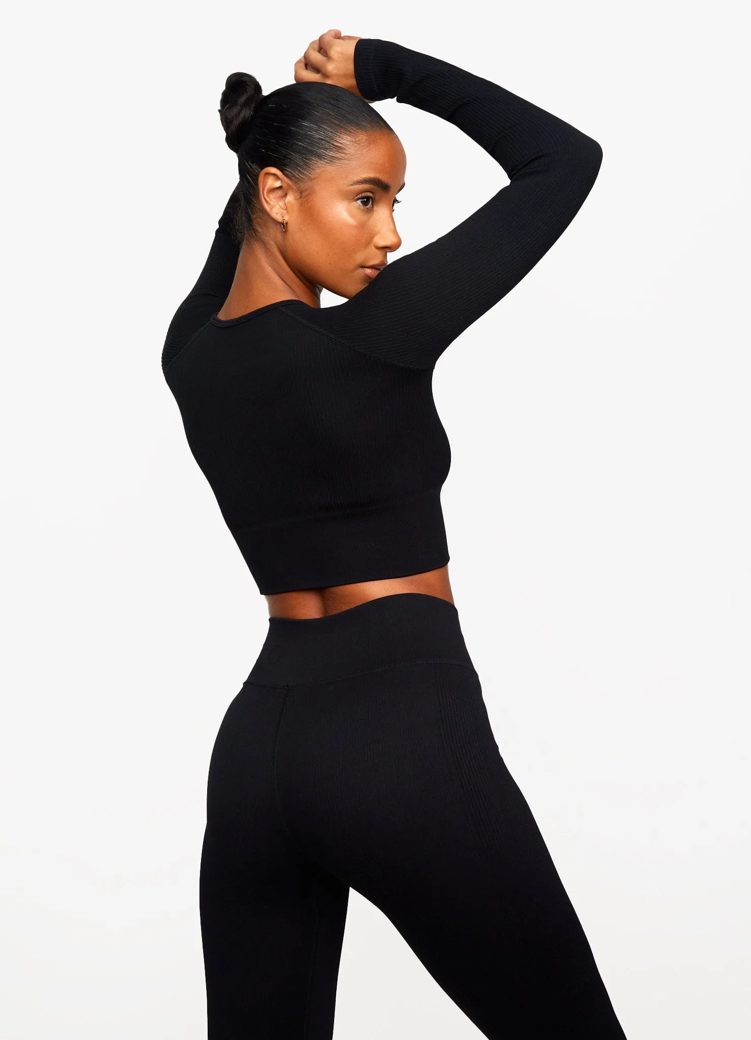 Gym King Formation Rib Long Sleeve Crop Tee - Black