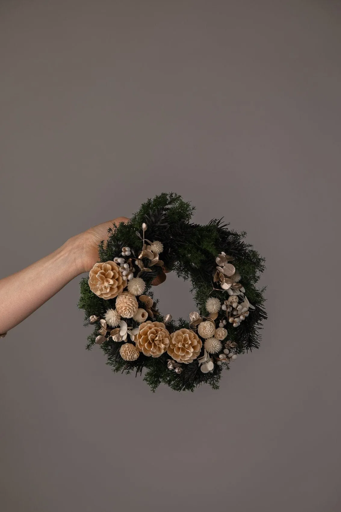 Modern Christmas Wreath No.10 / Preserved Pine in Soft Winter Door Wreath Christmas Decoration / Christmas Wreath / Xmas Door Wreath