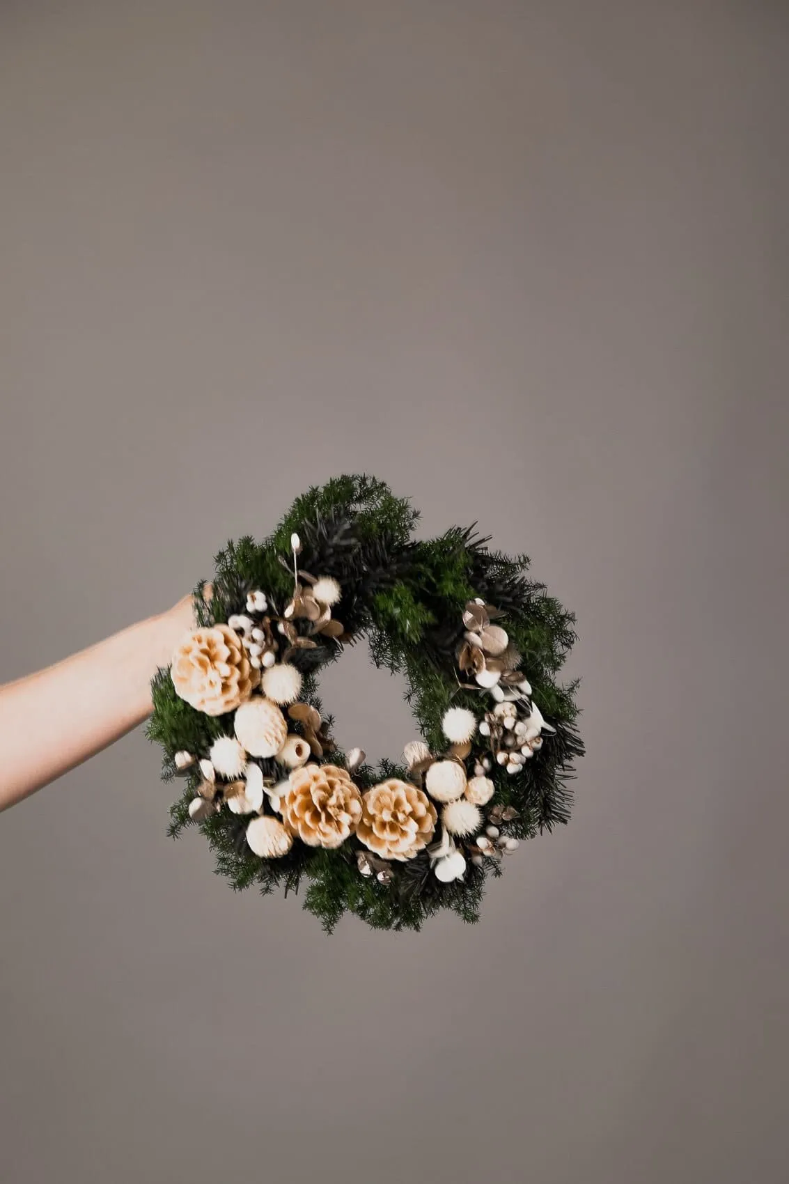 Modern Christmas Wreath No.10 / Preserved Pine in Soft Winter Door Wreath Christmas Decoration / Christmas Wreath / Xmas Door Wreath