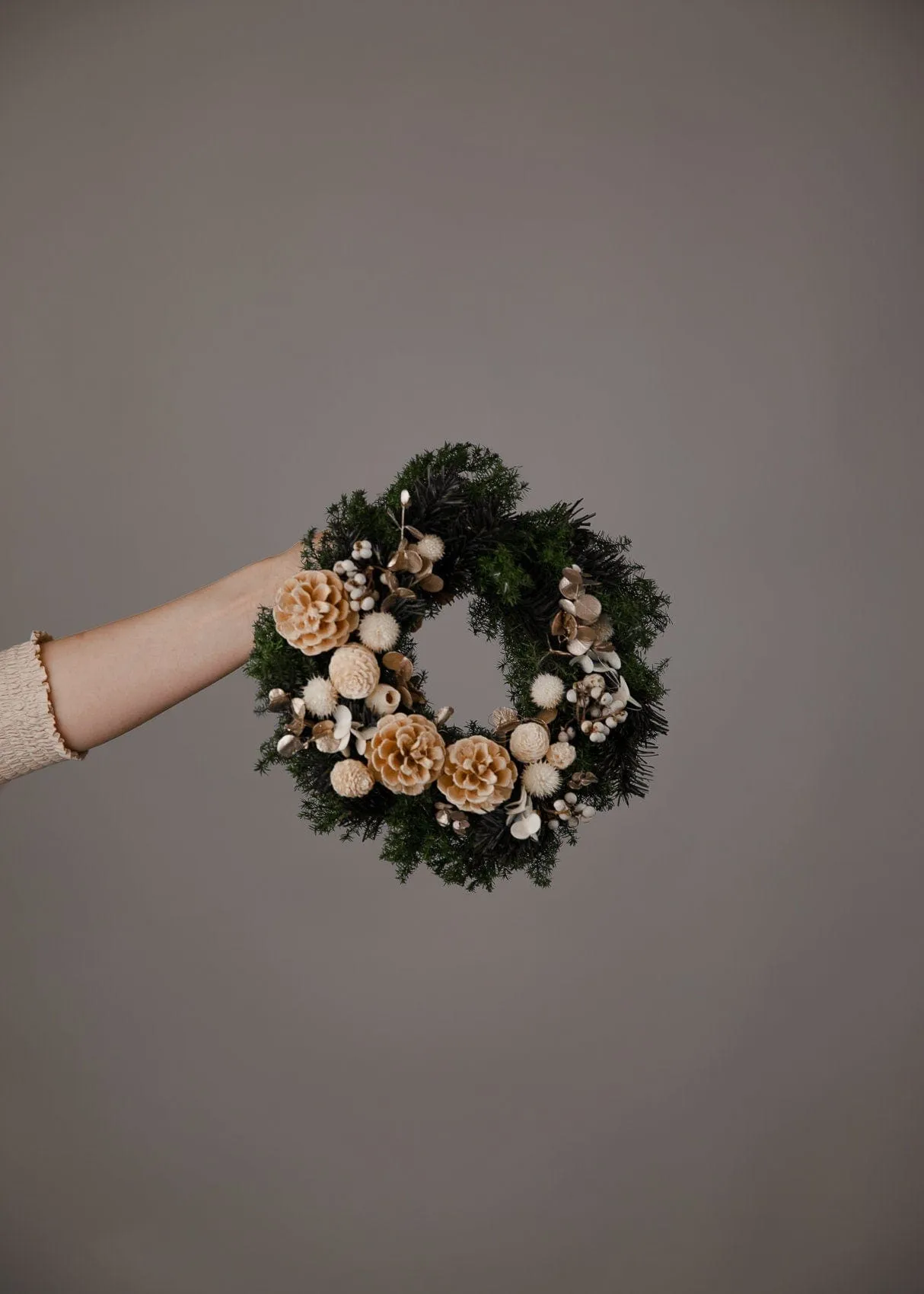 Modern Christmas Wreath No.10 / Preserved Pine in Soft Winter Door Wreath Christmas Decoration / Christmas Wreath / Xmas Door Wreath