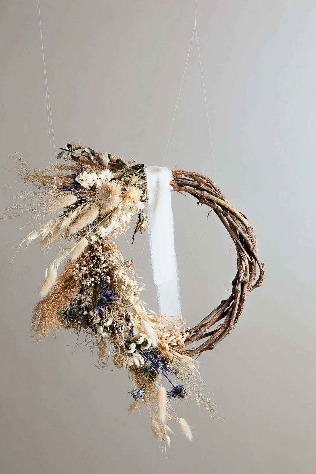 Modern Christmas Wreath No.17 / Scottish Thistles in Soft Winter Door Wreath Christmas Decoration / Christmas Wreath / Xmas Door Wreath