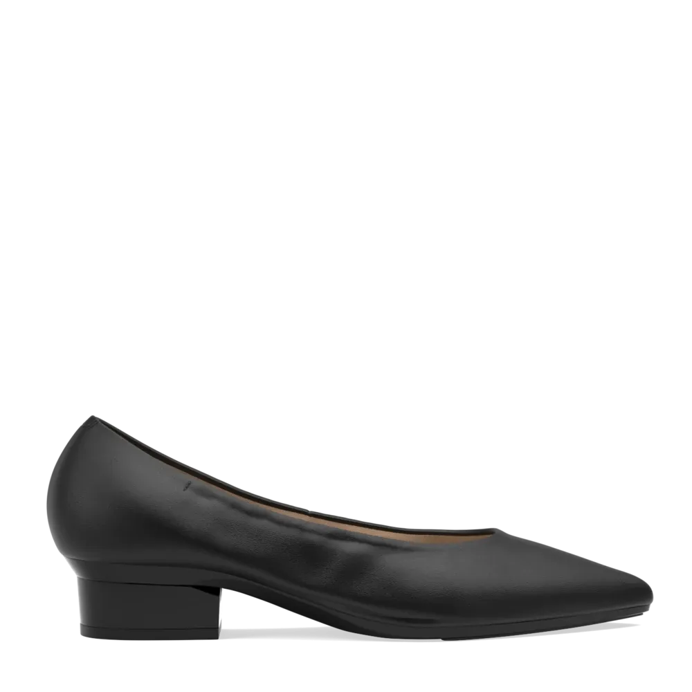 The Pump - Coal Stretch Leather Flat